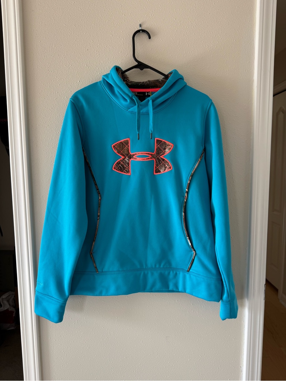 Under Armour Women’s Large Blue and Camo Hoodie with Logo